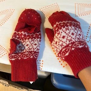 Super cozy and cute red mittens
